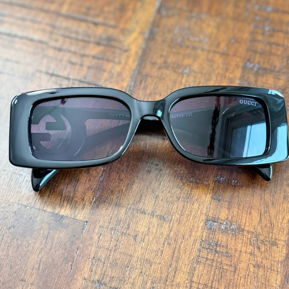 GUCCI Black Sunglass - Picture 3 of 9